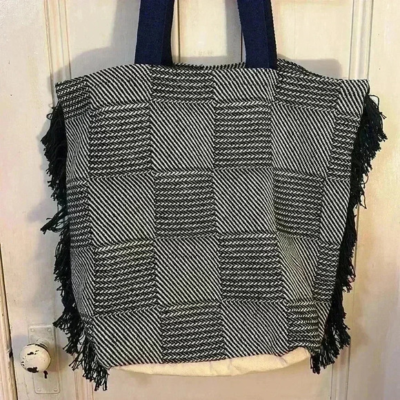 Fringe Tote - Picture 3 of 4
